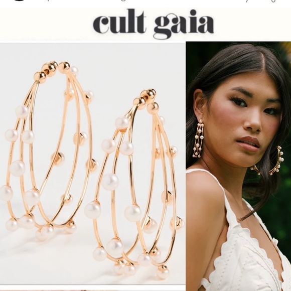 cult gaia Jewelry - Cult Gaia Large Shanti Hoop earrings in Gold 400$
